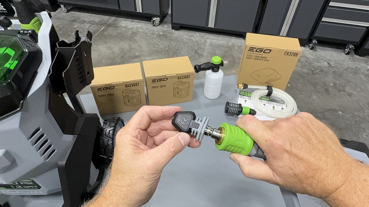 Rinse nozzle on EGO Spray Gun